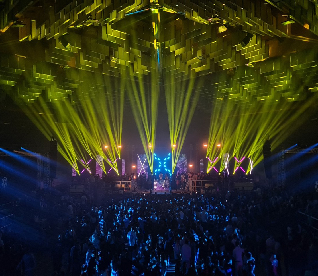 Concerti e show con impianti audio e luci professionali